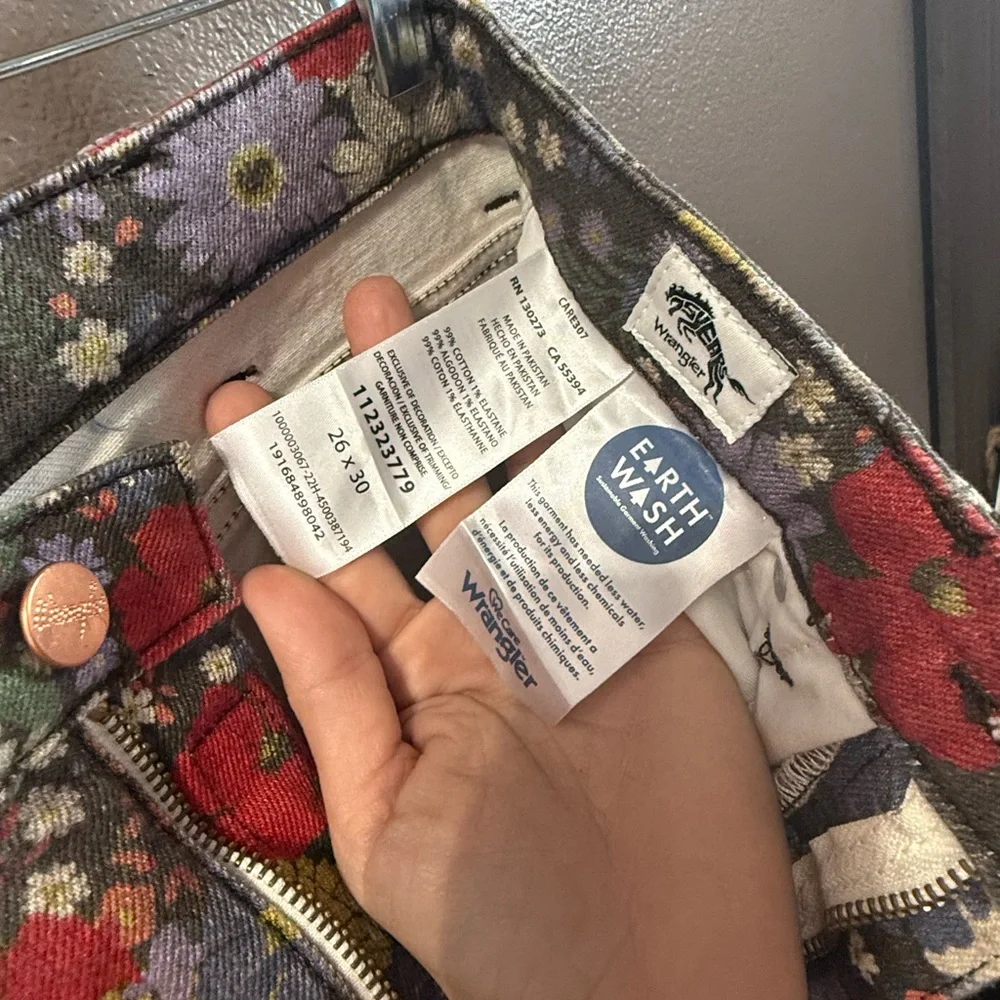 Wrangler Wander High Rise Flare Floral Jeans - Picture 4 of 6